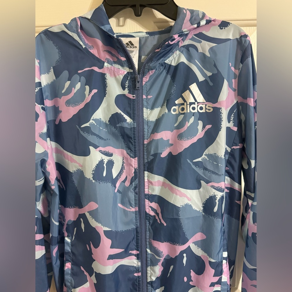 Girls Adidas Blue & Pink Camouflage Windbreaker Jacket.  Size XL (16)